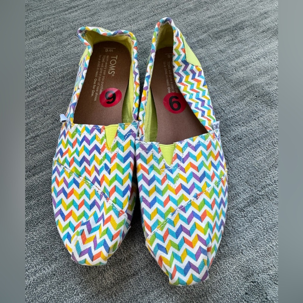 TOMS Multicolor Chevron Flats